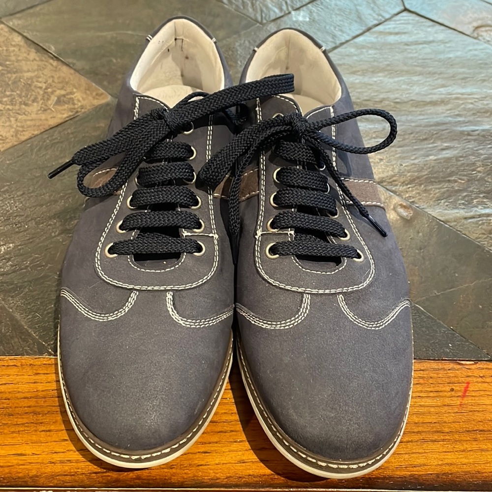 Elegant Black Oxfords with White Stitching